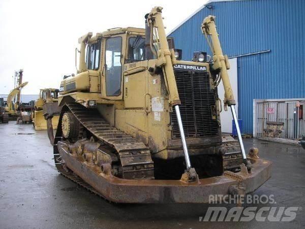 CAT D8N Buldozer sobre oruga