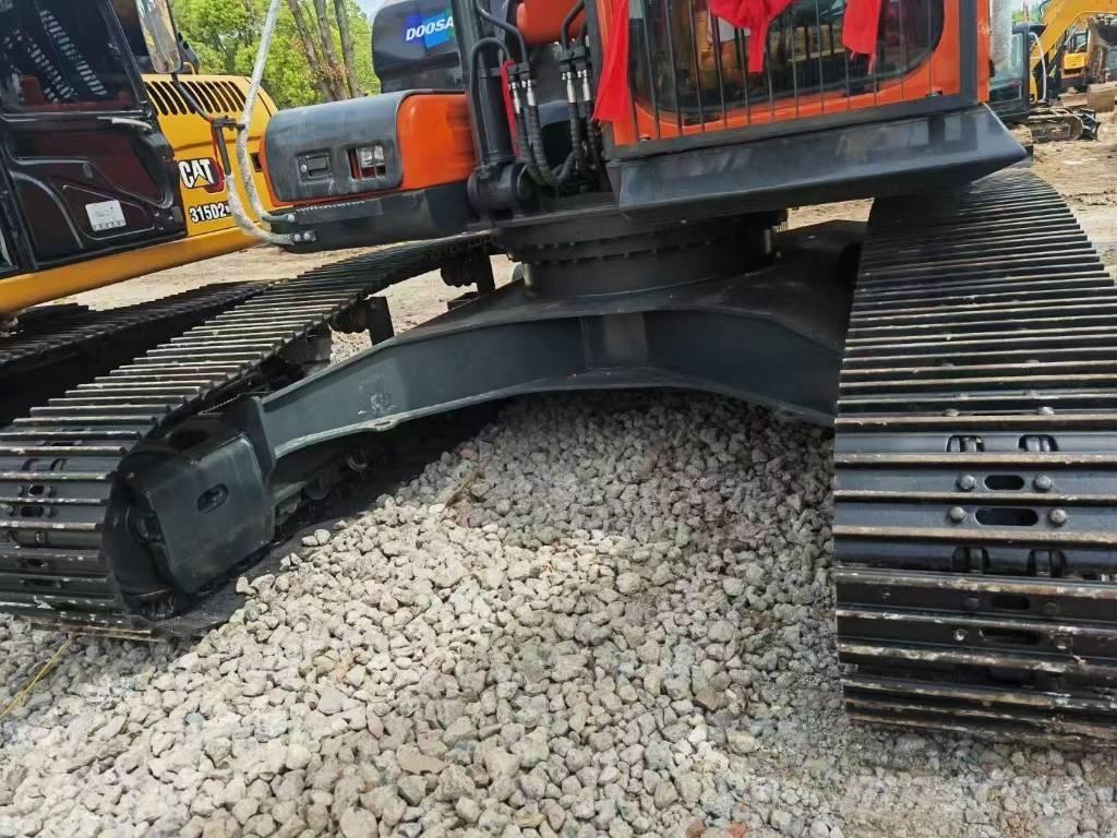 Doosan DX 300 LCA Excavadoras sobre orugas