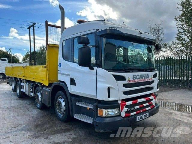 Scania P 320 Camiones de cama baja