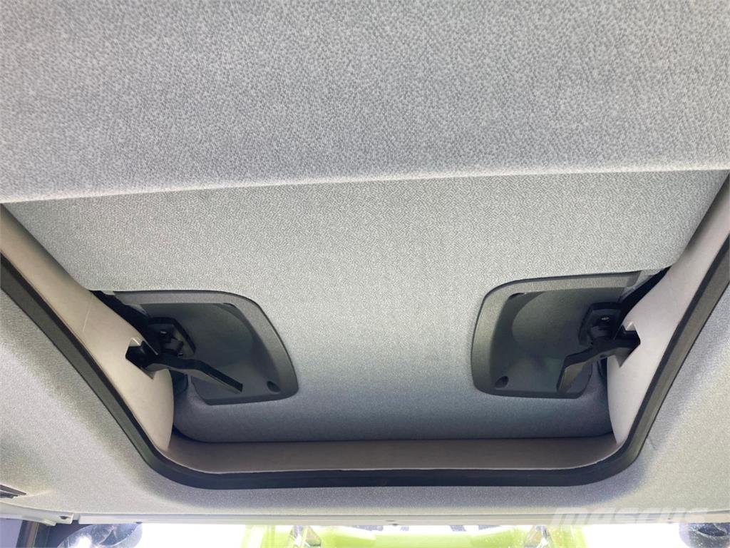 CLAAS Arion 440 Tractores