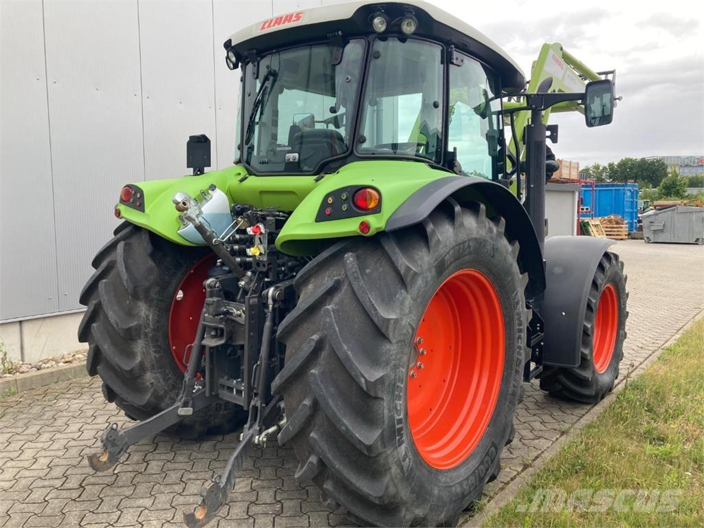 CLAAS Arion 440 Tractores