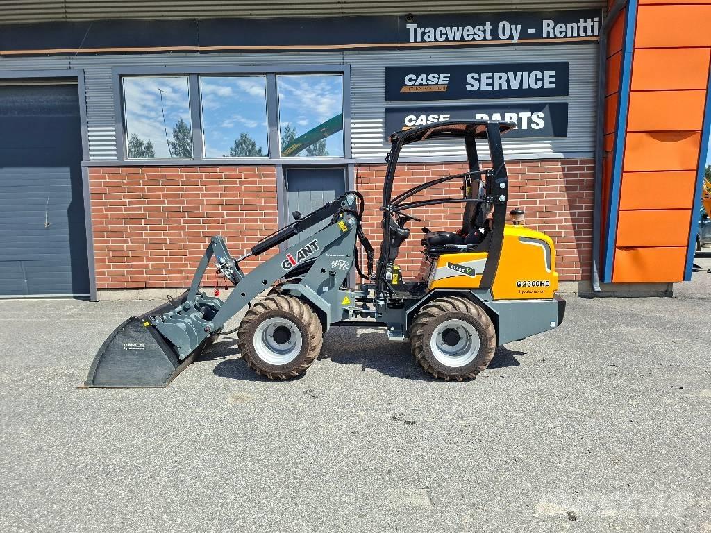 GiANT G 2300 HD Cargadoras multifunción