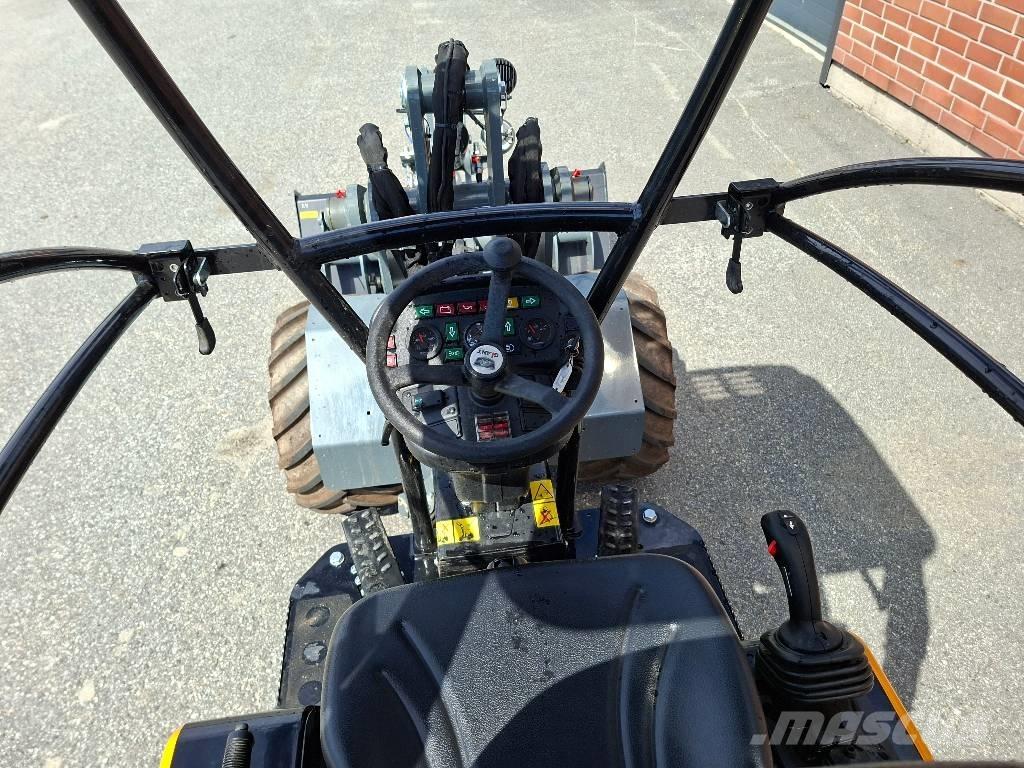 GiANT G 2300 HD Cargadoras multifunción