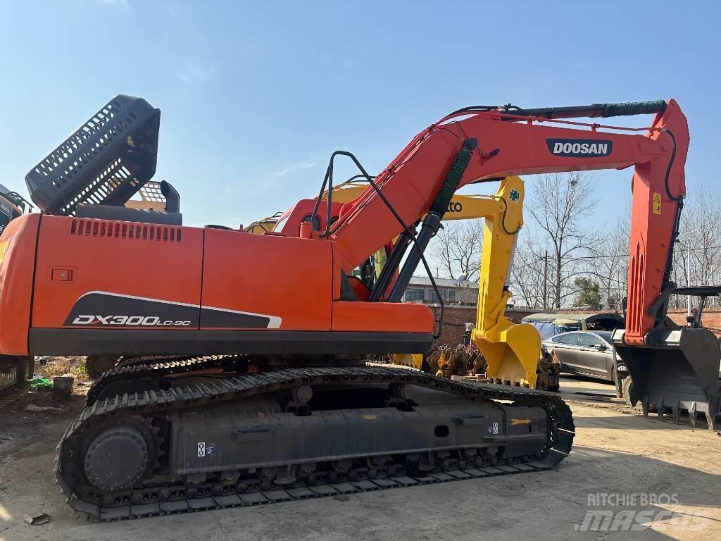 Doosan DX 300 Excavadoras sobre orugas