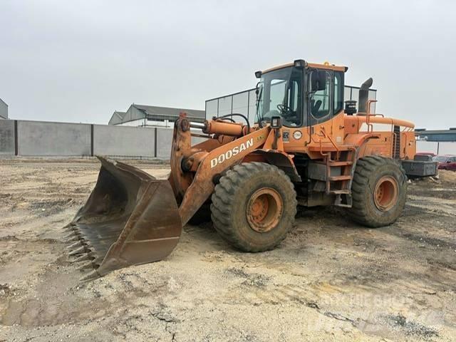 Doosan DL 300 Cargadoras sobre ruedas