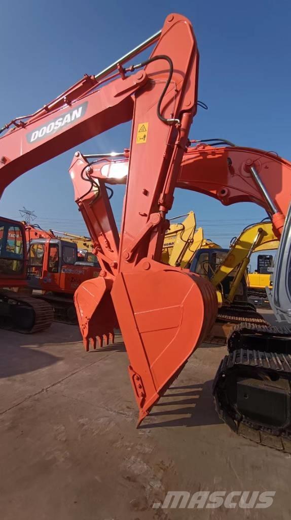 Doosan DX 300 LC Excavadoras sobre orugas
