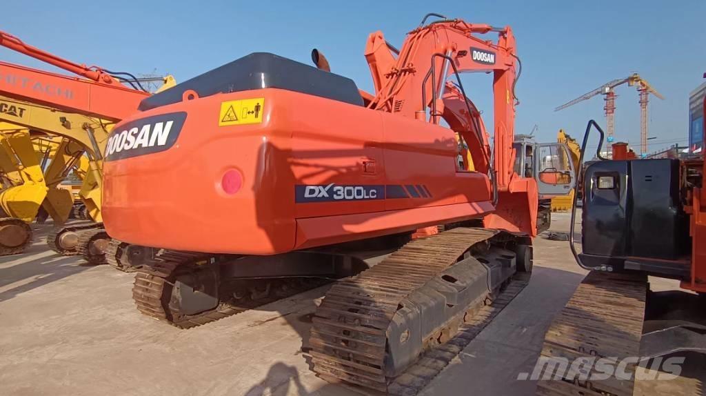 Doosan DX 300 LC Excavadoras sobre orugas