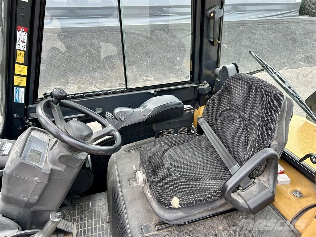 CAT DP 25 NT Camiones diesel