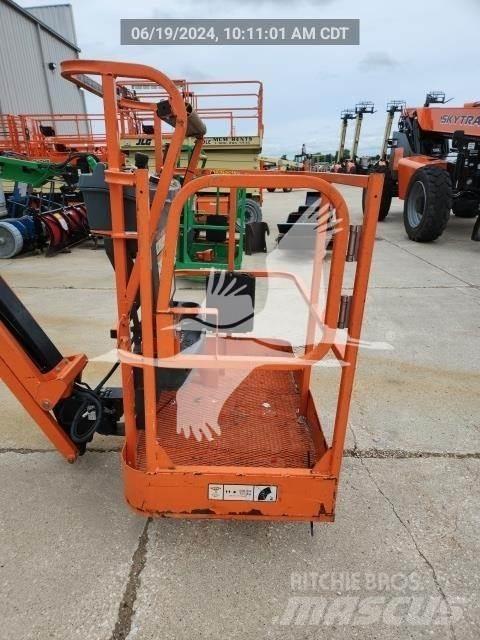 JLG E300AJP Plataformas con brazo de elevación manual