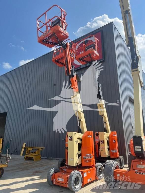 JLG E300AJP Plataformas con brazo de elevación manual