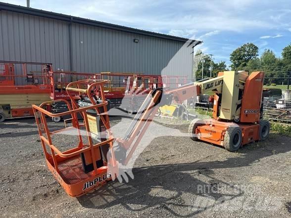 JLG E300AJP Plataformas con brazo de elevación manual