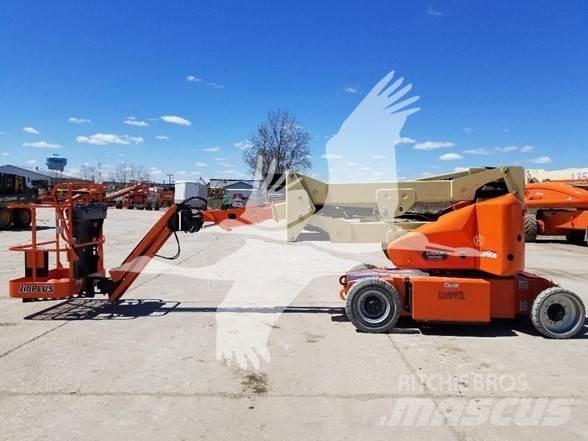 JLG E400AJPN Plataformas con brazo de elevación manual