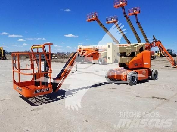 JLG E400AJPN Plataformas con brazo de elevación manual