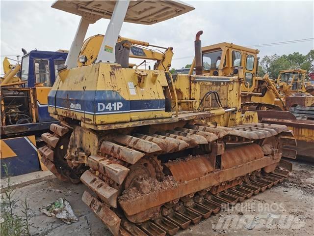 Komatsu D41P Buldozer sobre oruga