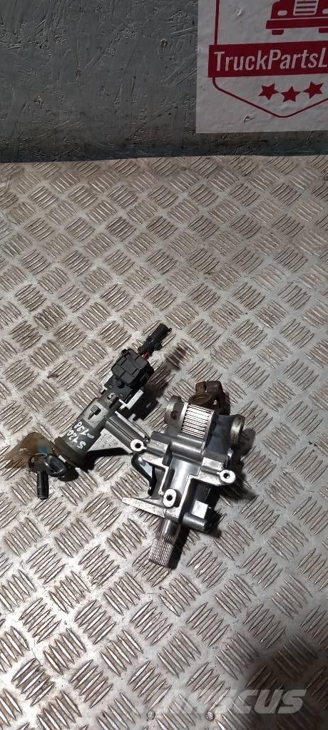 Scania 94 D.    1381796 Cabinas