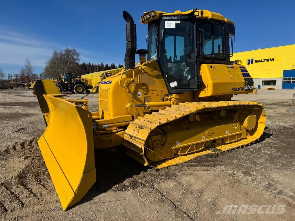 Komatsu D51PXI-24E0 Buldozer sobre oruga