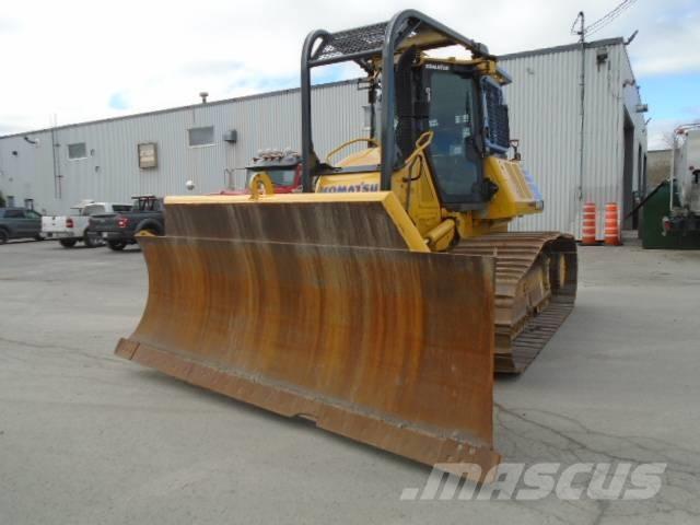 Komatsu D61PX-24 Buldozer sobre oruga