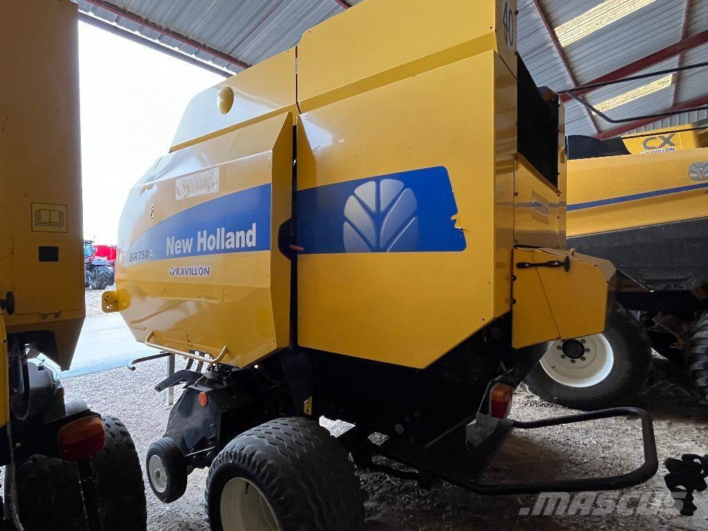 New Holland BR750A Empacadoras circular