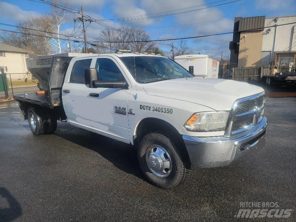 Dodge Ram 3500 Camiones de cama baja