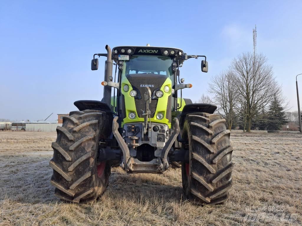 CLAAS Axion 810 Tractores