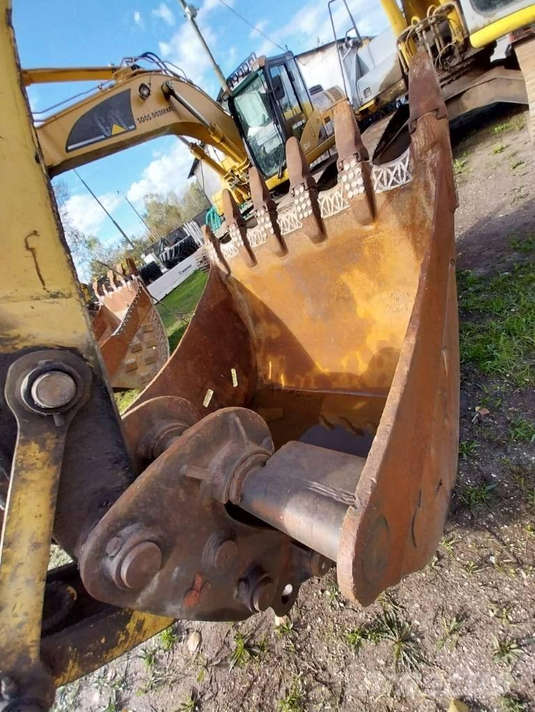 New Holland E 305 Excavadoras sobre orugas