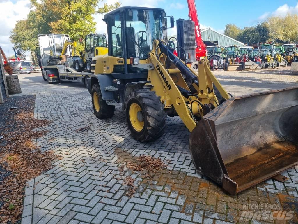 Yanmar V 120 Cargadoras sobre ruedas