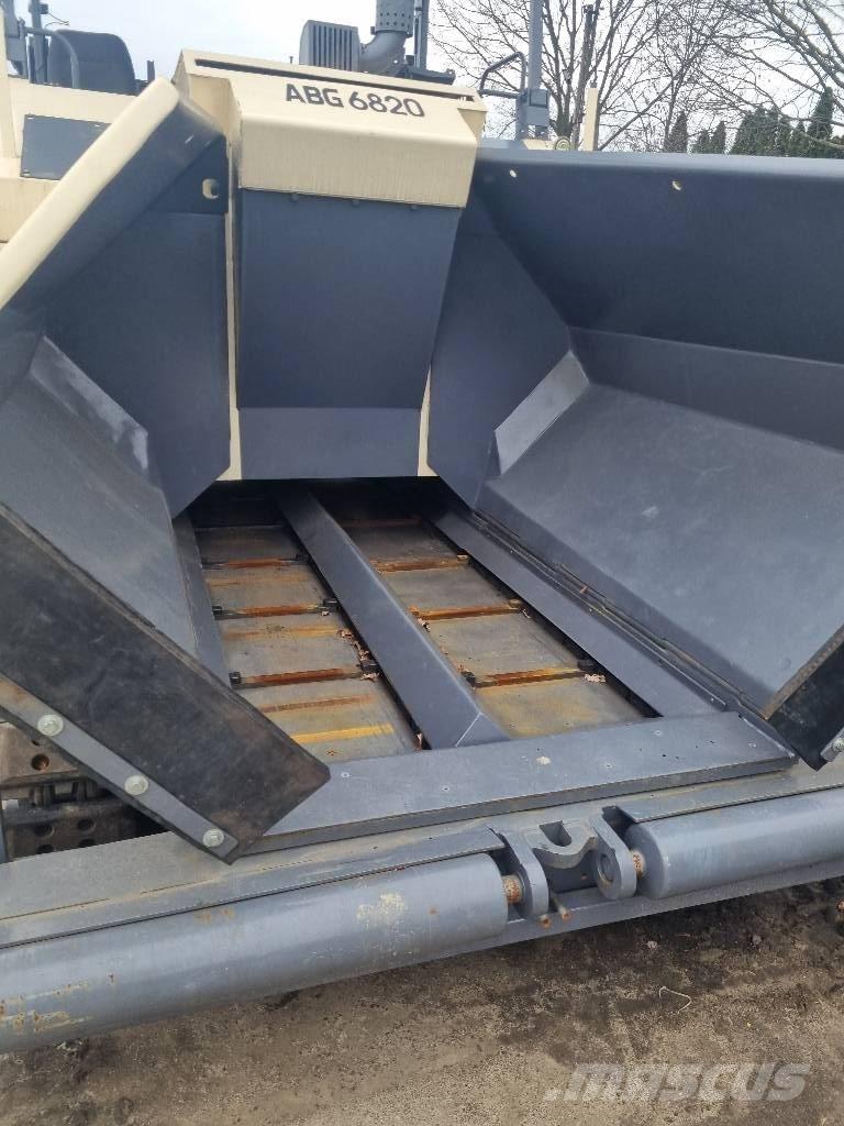 Volvo Titan 6820 Asfaltadoras