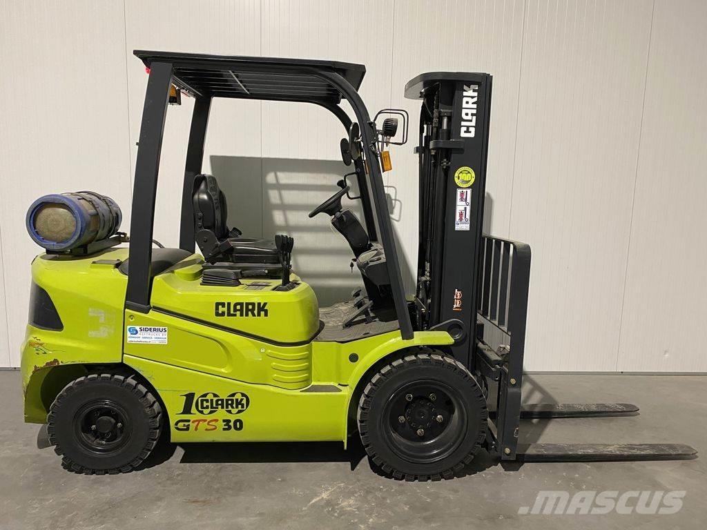Clark GTS30 Camiones LPG