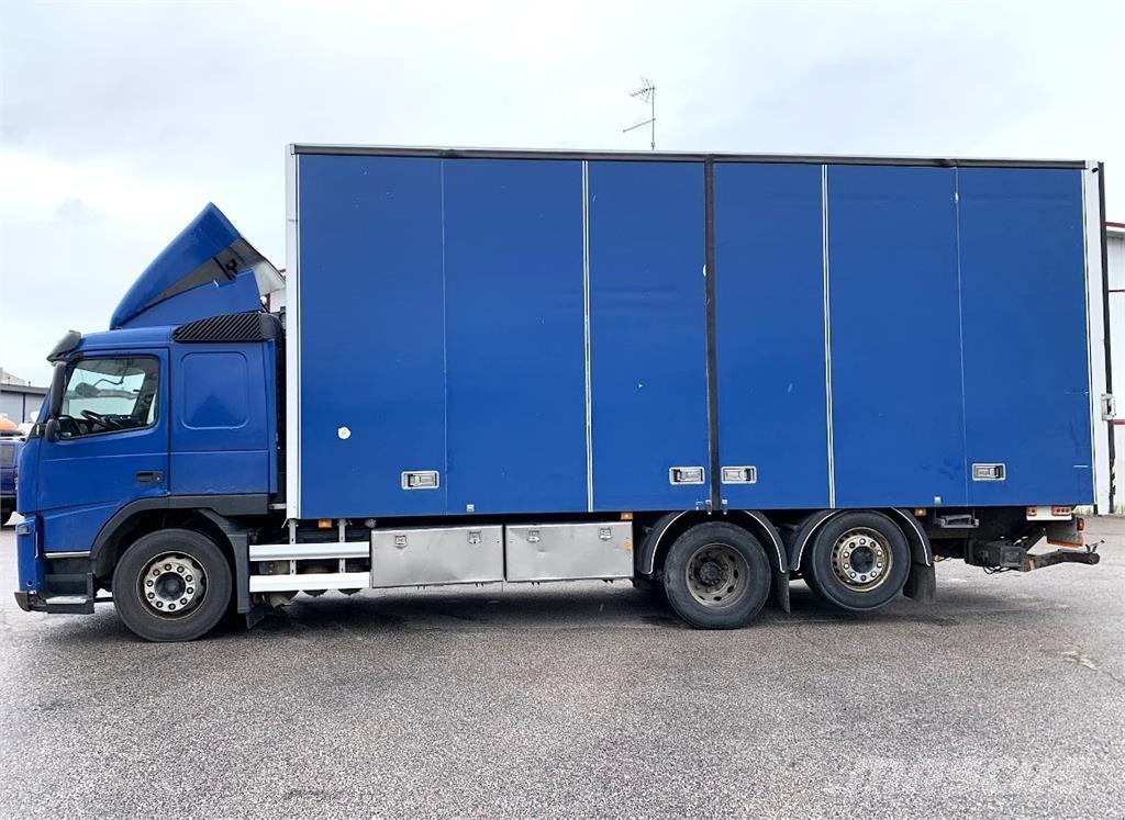 Volvo FM330 6x2 Camiones con caja de remolque