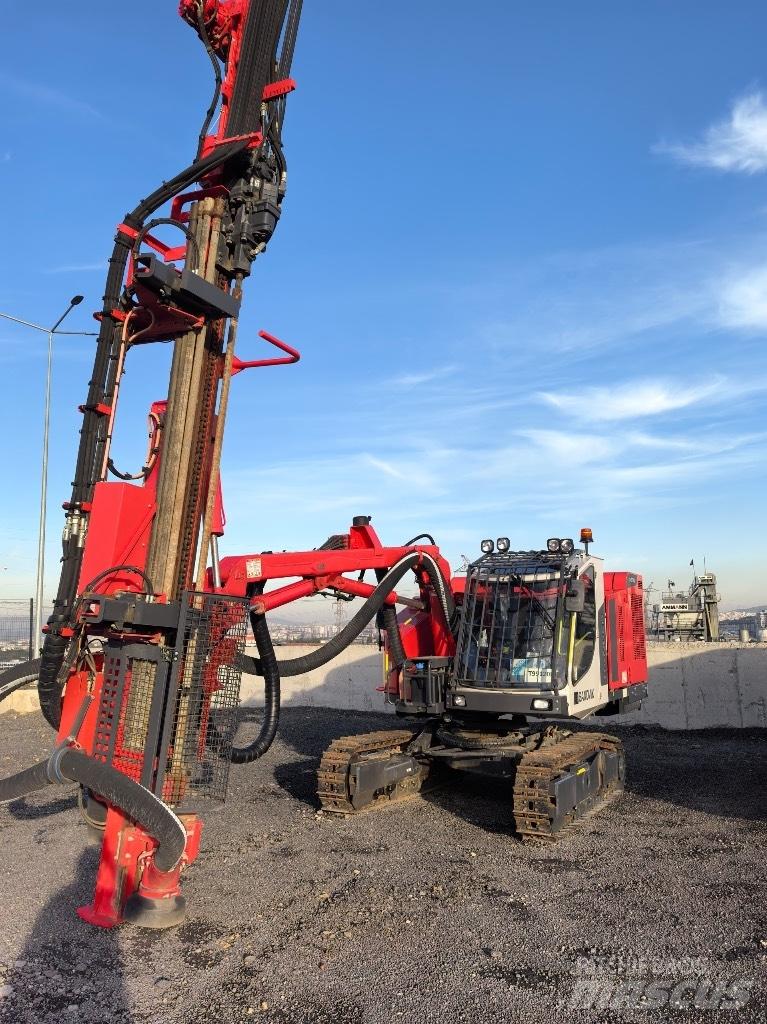 Sandvik DX 800 Perforadora de superficie