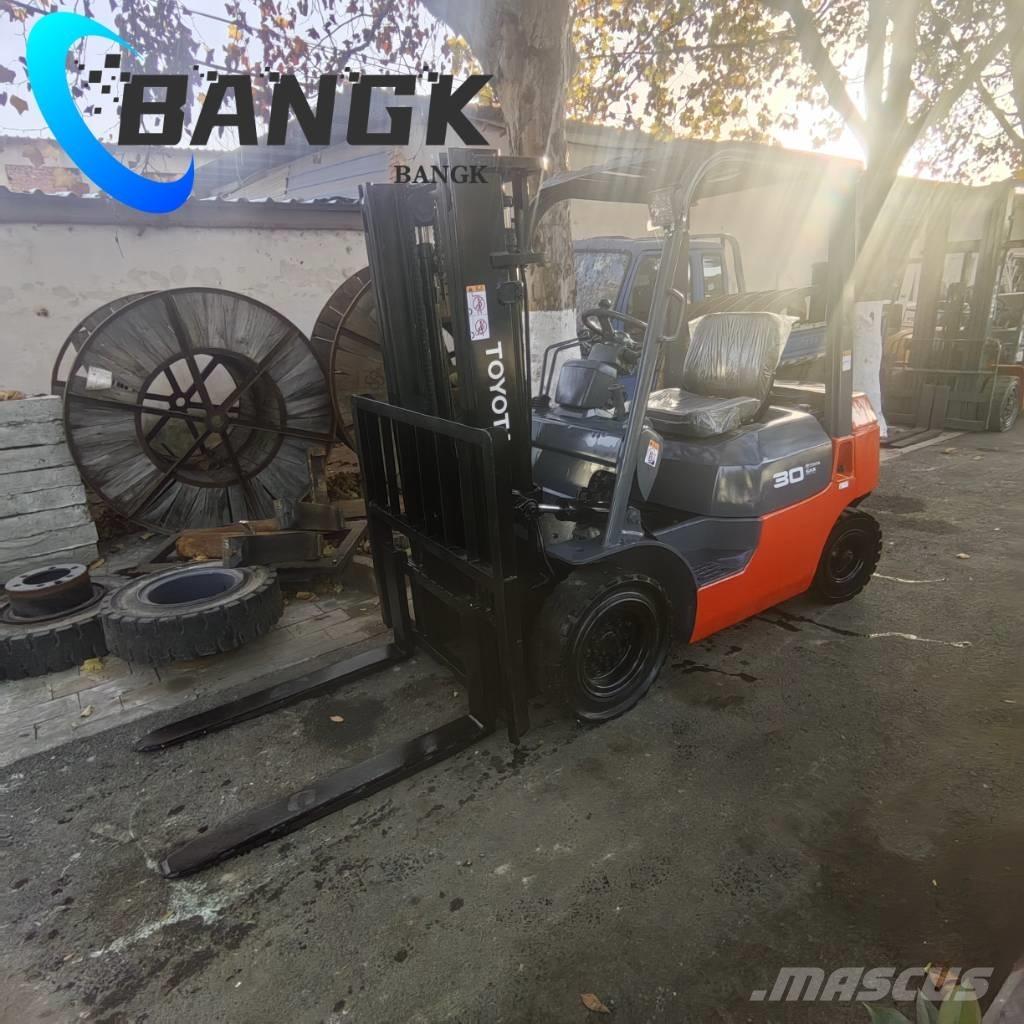 Toyota 8 F 30 Camiones diesel