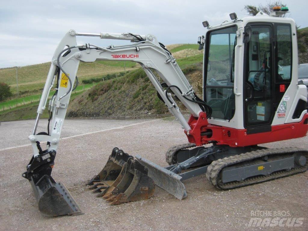 Takeuchi TB225 Miniexcavadoras