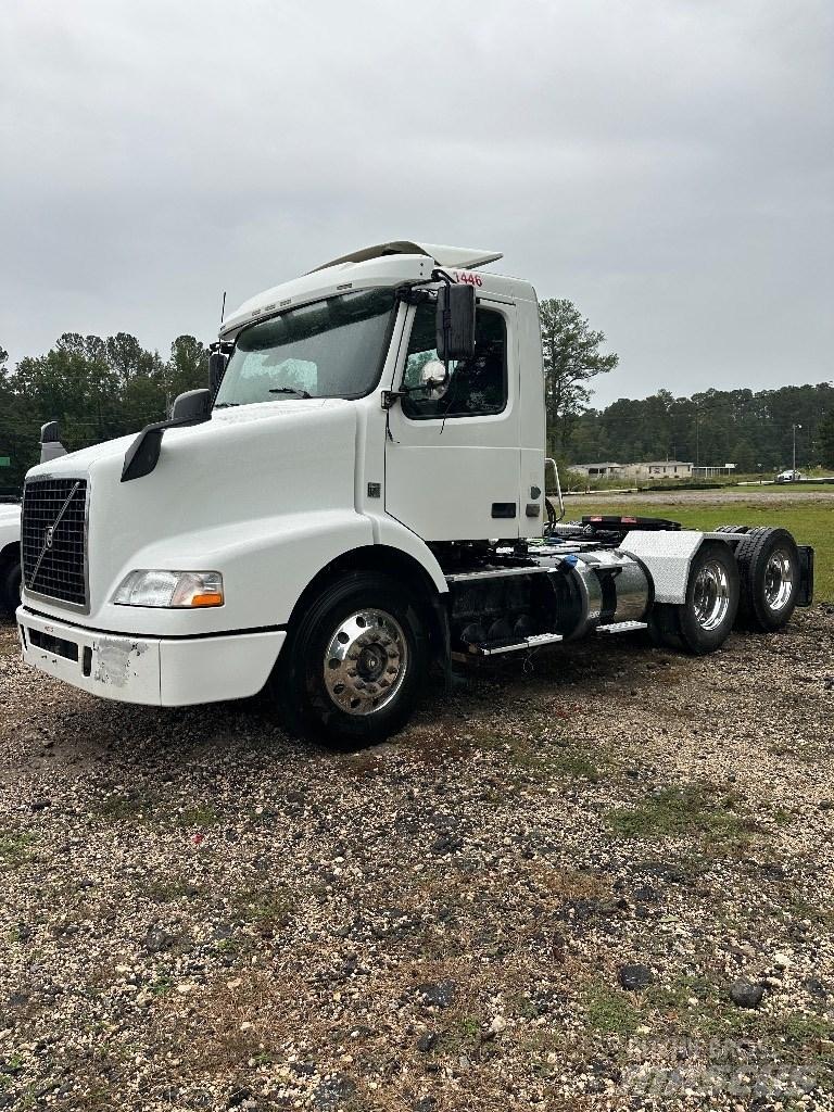 Volvo VNM Camiones tractor