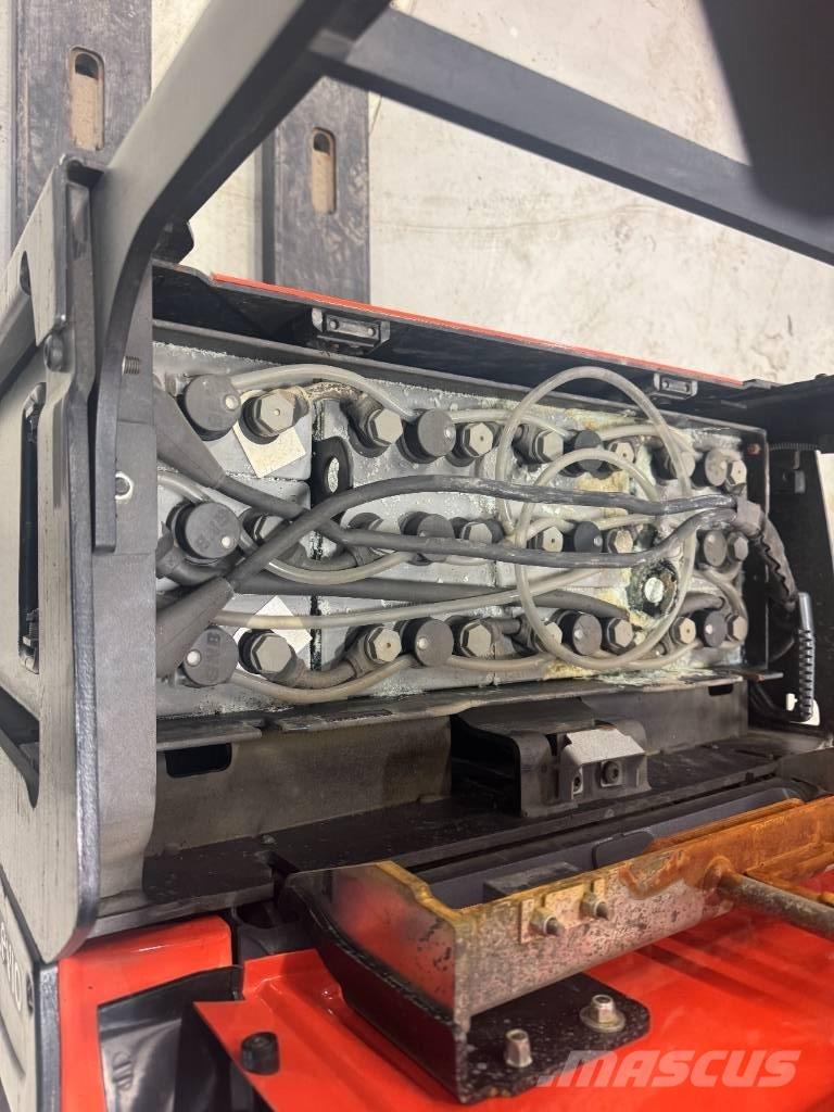 Toyota LPE 220 Montacargas con plataformas de baja elevación