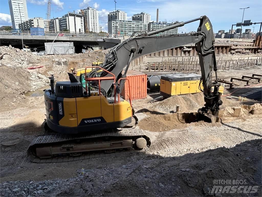 Volvo ECR235EL Excavadoras sobre orugas