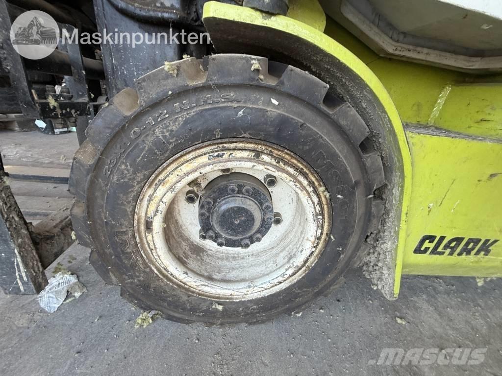 Clark CEM 25 Camiones diesel