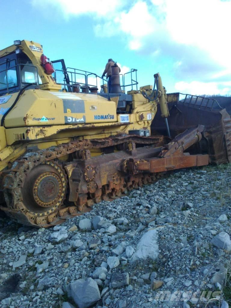 Komatsu D 575 A-3 Buldozer sobre oruga