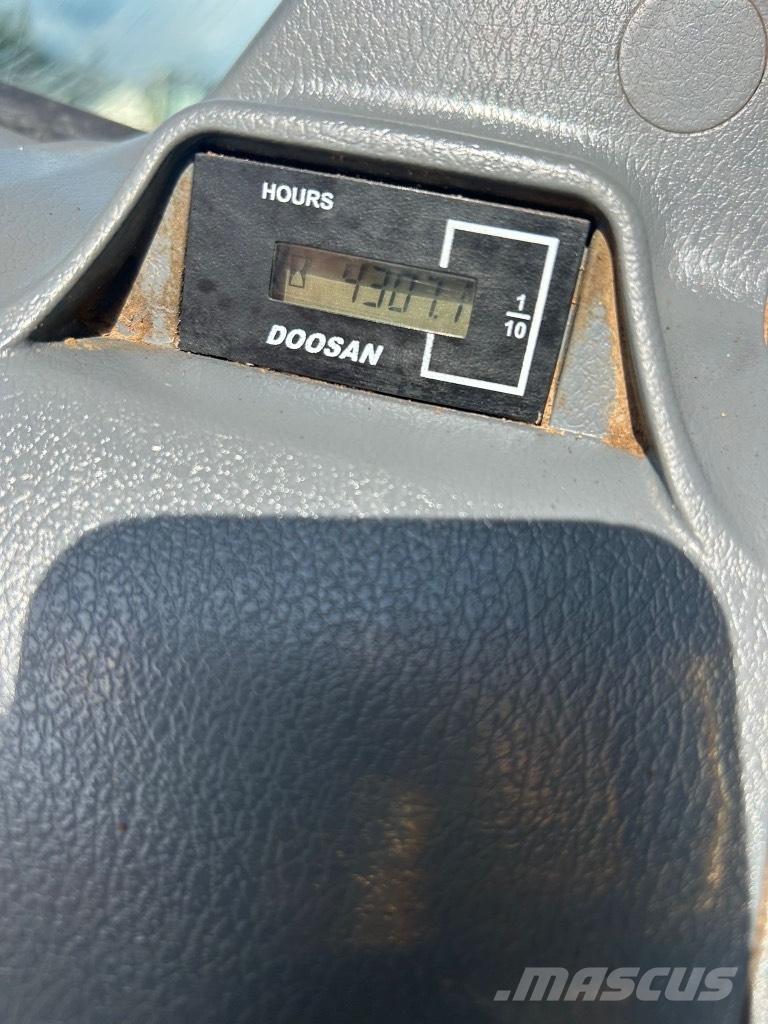 Doosan DX140 LC-7 Excavadoras sobre orugas