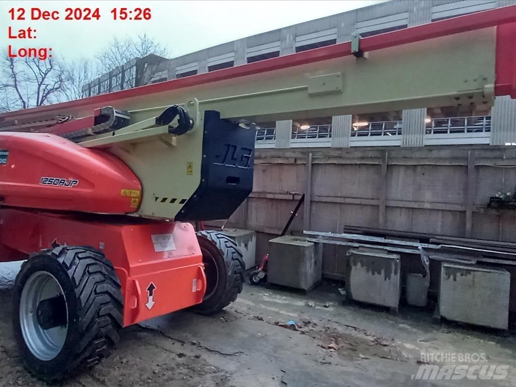 JLG 1250 AJP Plataformas con brazo de elevación manual