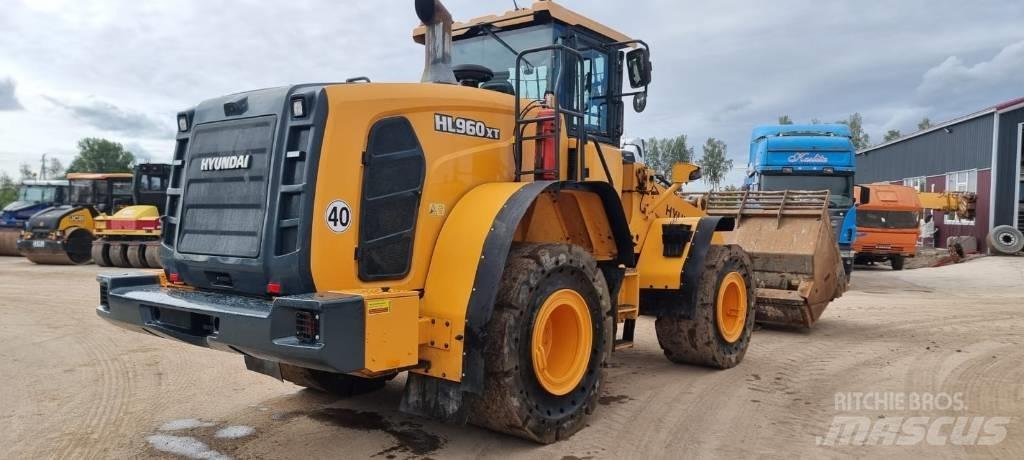 Hyundai HL 960 Cargadoras sobre ruedas