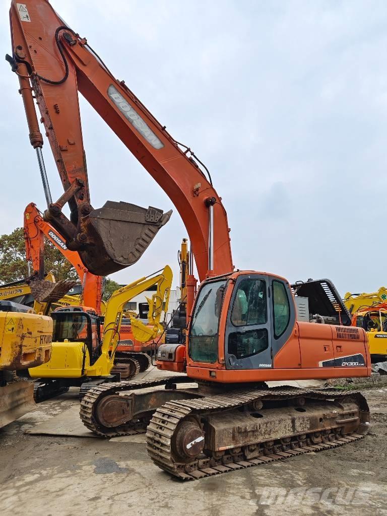 Doosan DX 300 LC Excavadoras sobre orugas