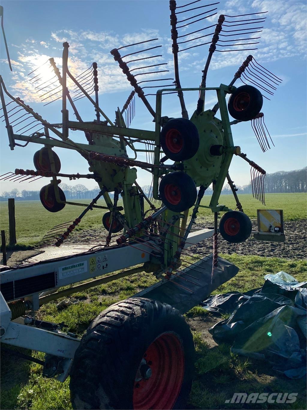 CLAAS liner 3000 Rastrilladoras y rastrilladoras giratorias