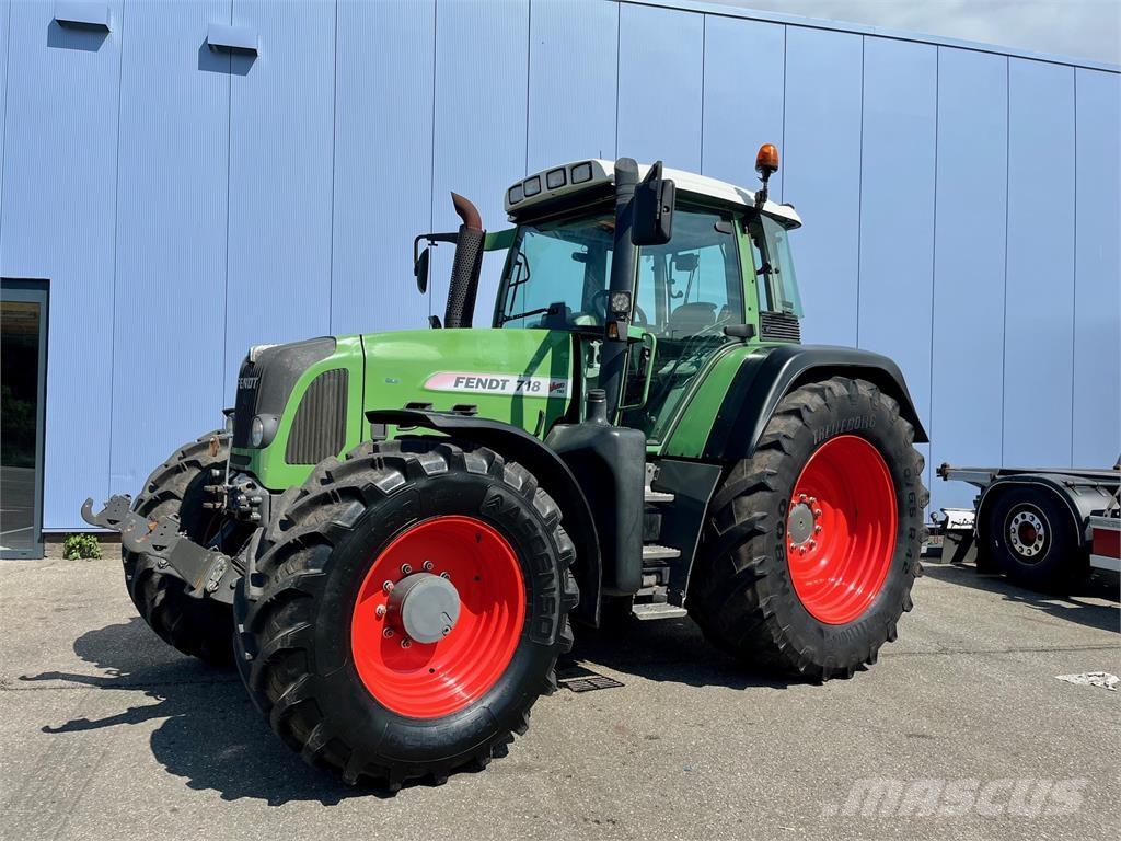 Fendt 718 COM3 Tractores