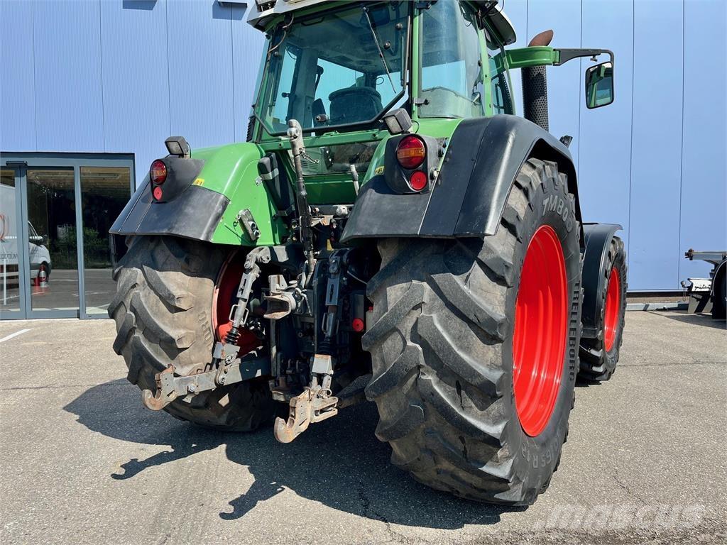 Fendt 718 COM3 Tractores