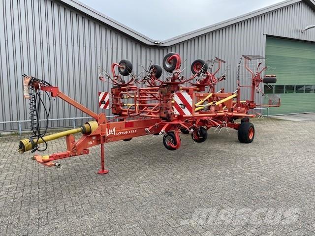 Lely Lotus 1325 Rastrilladoras y rastrilladoras giratorias