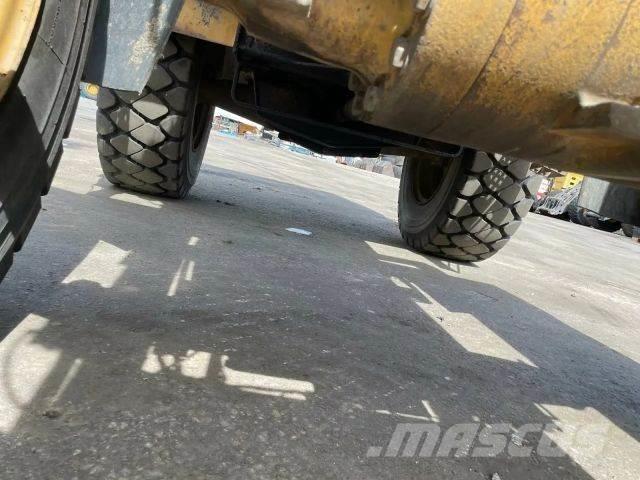 CAT IT 14 G Cargadoras sobre ruedas