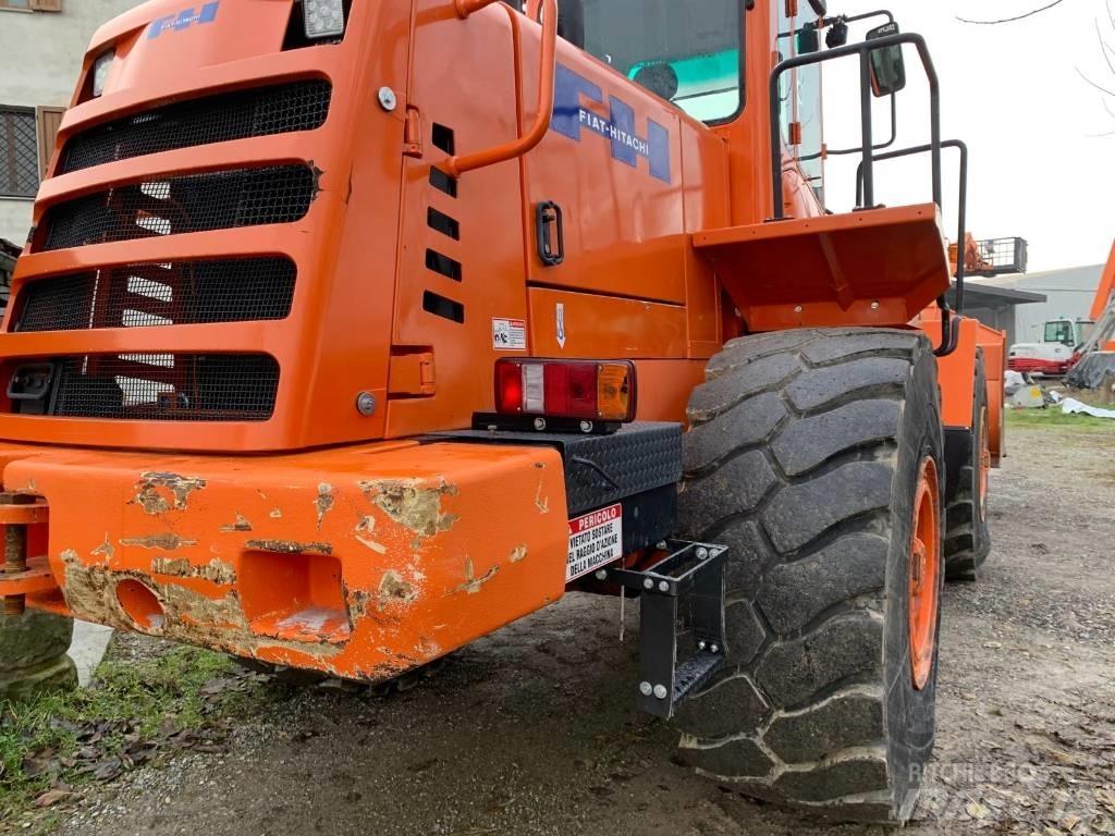 Fiat-Hitachi W230 Cargadoras sobre ruedas