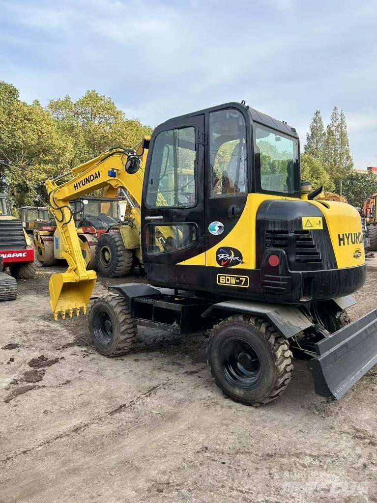 Hyundai R60-7 Excavadoras de ruedas