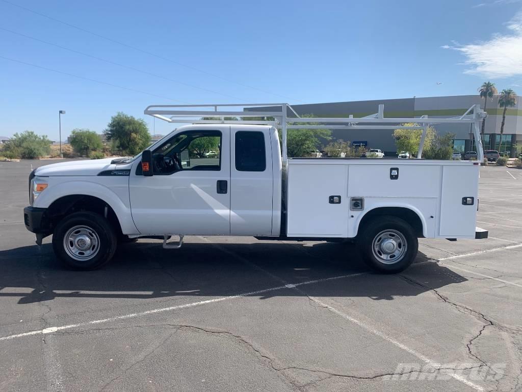 Ford F 250 XL SD Maquinarias para servicios públicos