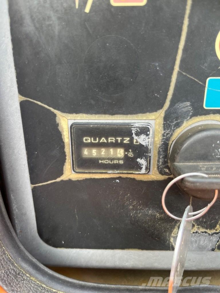 JLG 600 AJ Plataformas con brazo de elevación manual